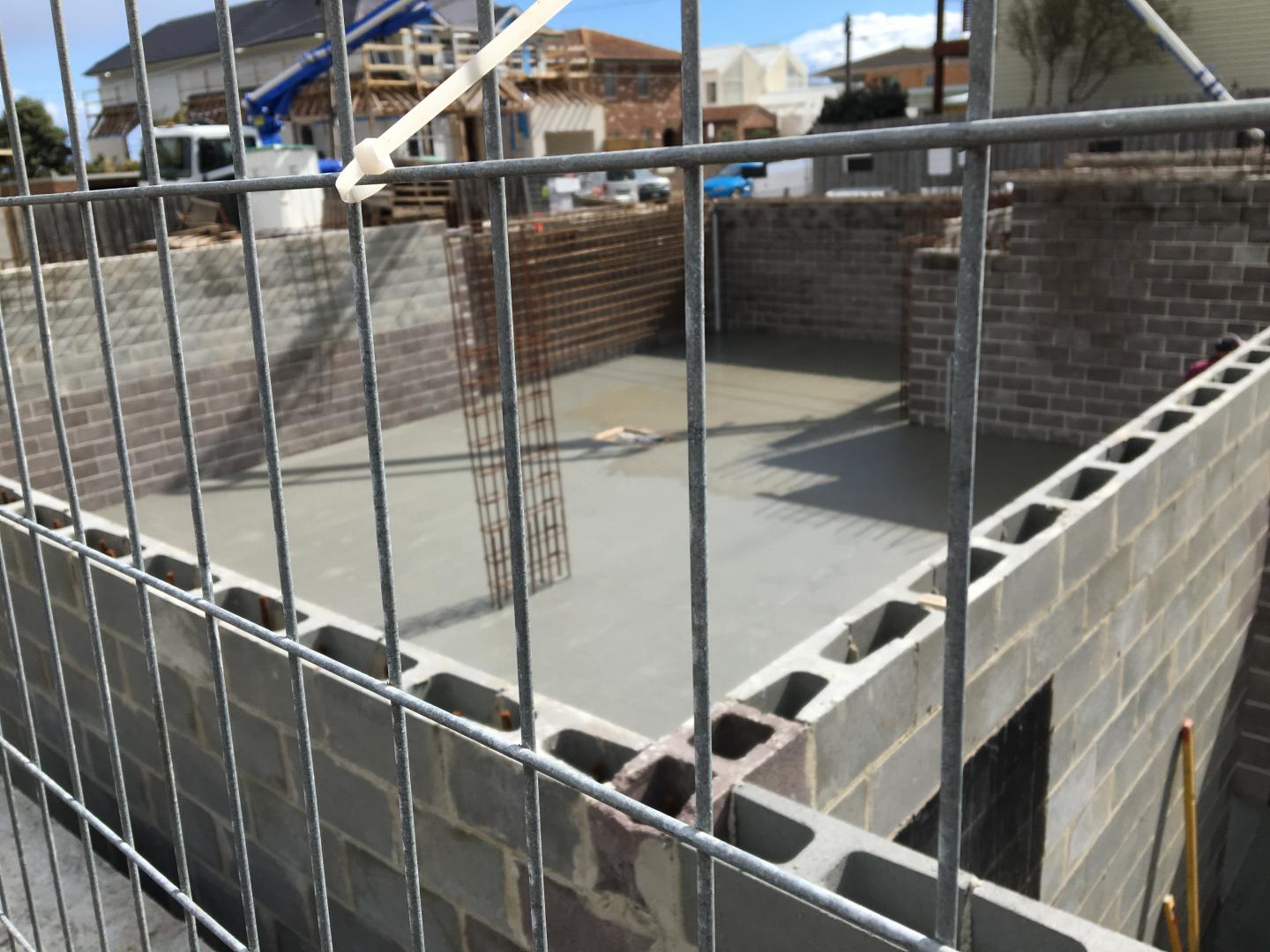 <p>How Do Brick Layers Ensure Straight and Level Walls?, Melbourne</p>
